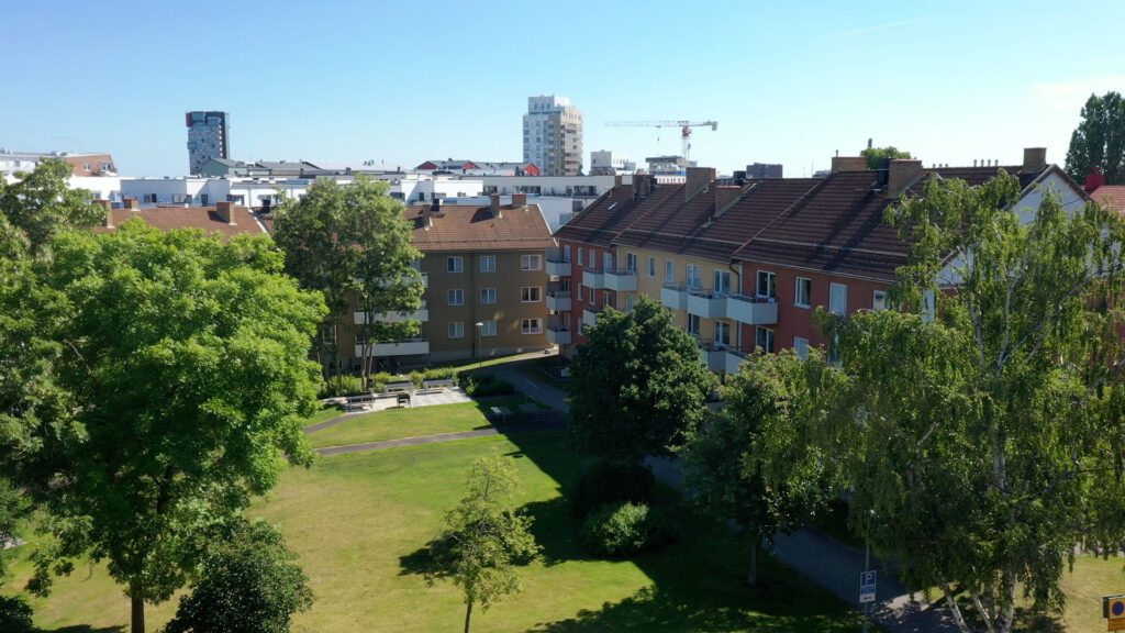 Grön innergård i Norra vasastaden